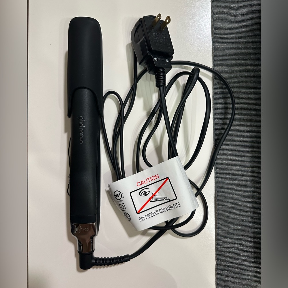GHD Platinum professional performance styler